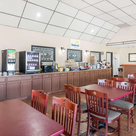 Days Inn By Wyndham Christiansburg-2