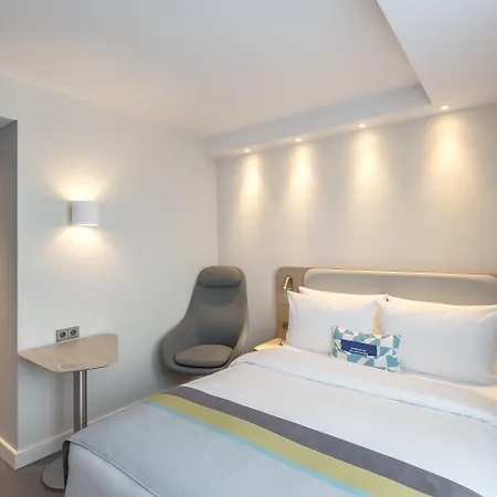 Holiday Inn Express - Cologne - City Centre-3