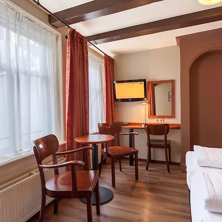 A-Train Hotel-3