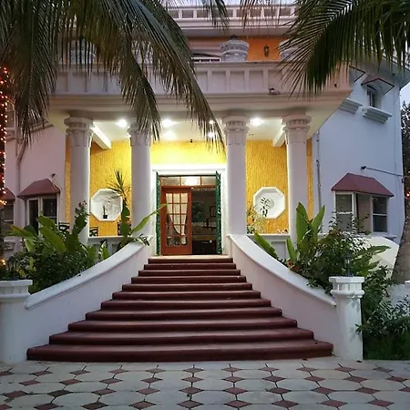 Mansion Giahn Bed & Breakfast-2