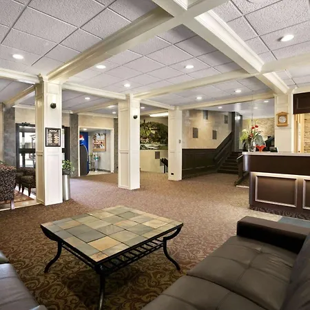 Ramada By Wyndham Lethbridge-3