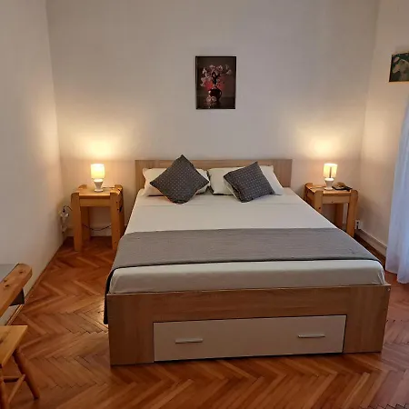 Maria'S Place-3