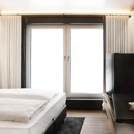 Ru Hotel By Wmm Hotels-2