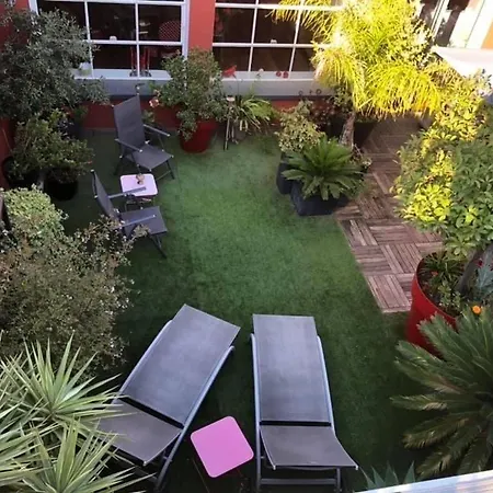 Le Patio Père Pigne Guestroom-3