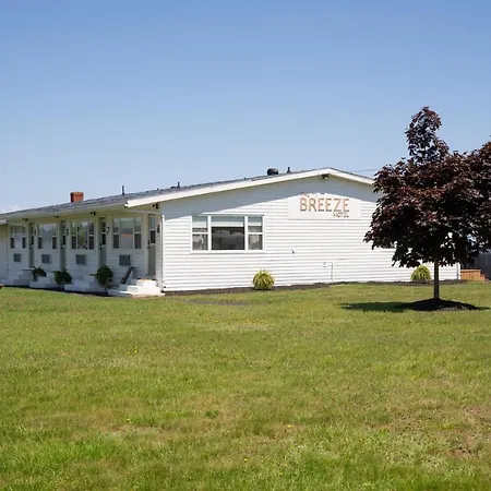 The Breeze Motel-2
