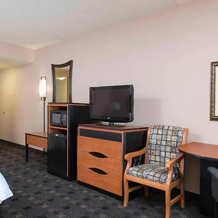 Hampton Inn And Suites Indianapolis-Fishers-2