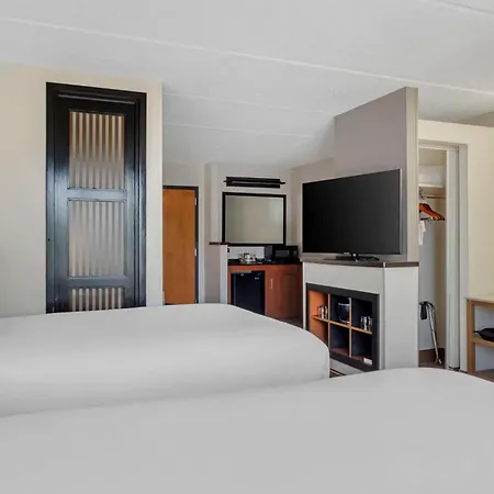 The Iah Houston Hotel-3