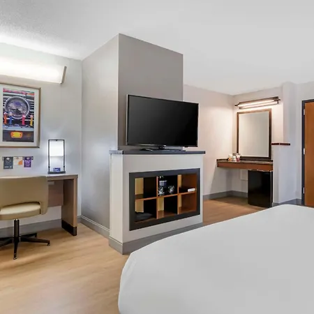 The Iah Houston Hotel-2