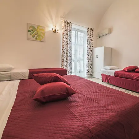Voilà Rooms Guest House-2