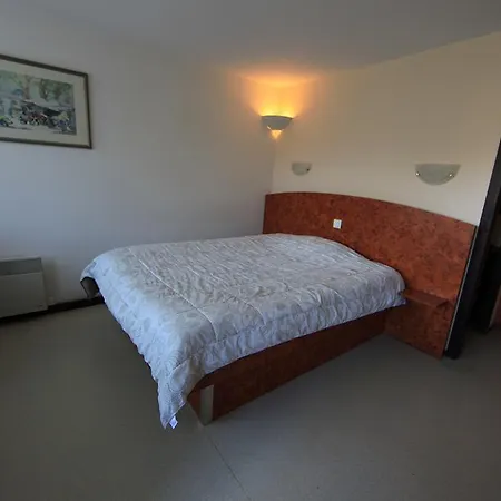 Hotel Restaurant Des Lacs-2