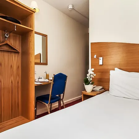Ambassadors Hotel-2