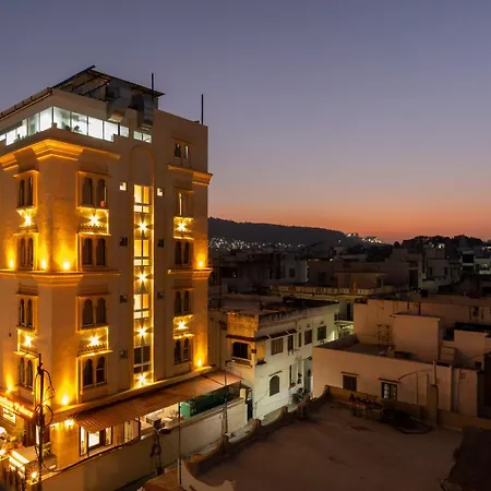 Raghunandan Palace - A Premier Boutique Stay, City Center & 500 Meters From City Railway Station-2