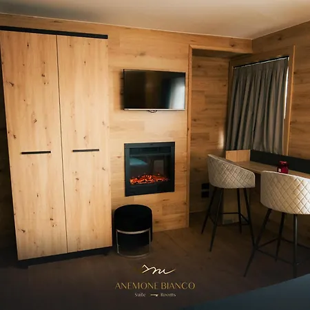 Anemone Bianco Suite Rooms-3