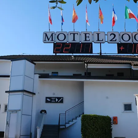 Hotel Motel 2000-3