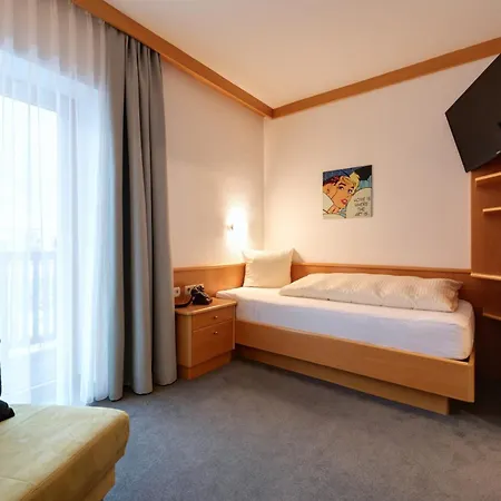 Hotel Pension Kirchplatz-3
