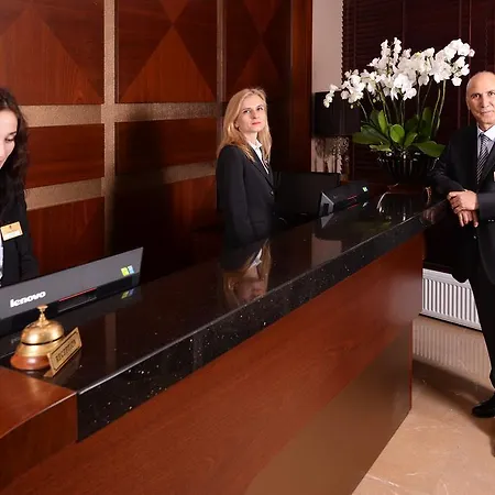 Nobel Hotel-2