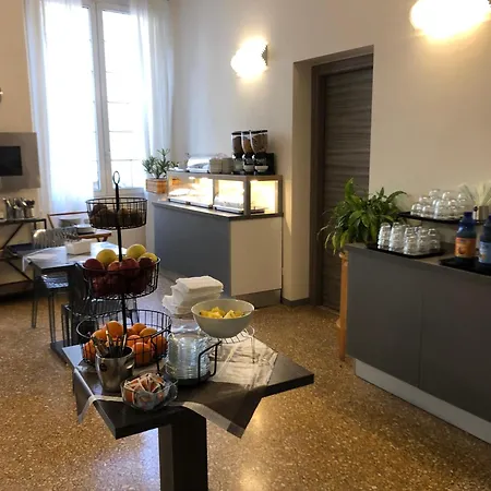 Hotel Cairoli-2