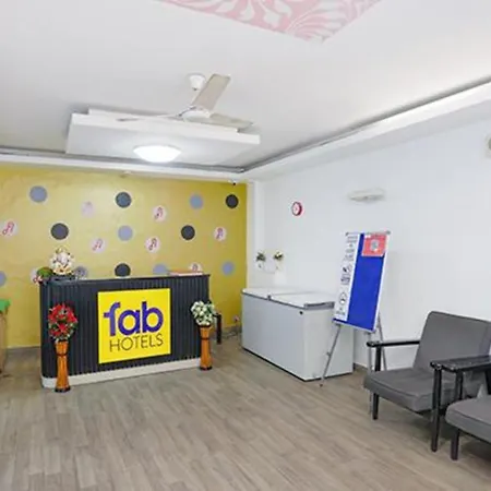 Fabhotel F9 Noida Sector 51-3