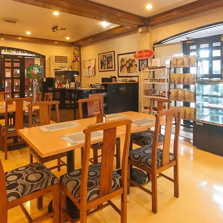 The Aloha Hotel-3