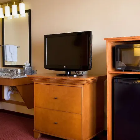 Embassy Suites By Hilton Kansas City International Airport-3