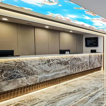 Hotel 81 Palace - NEWLY RENOVATED-3