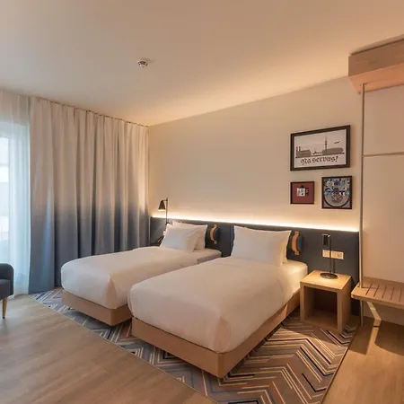 Hampton By Hilton Munich City North-2
