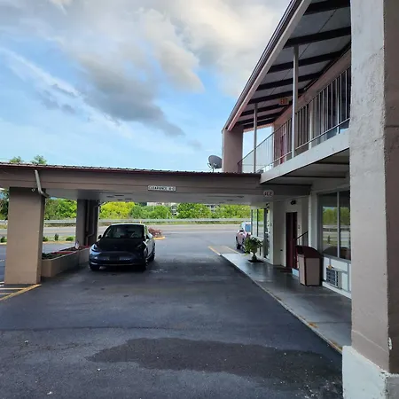 Econo Lodge Wytheville I-77 & I-81-2