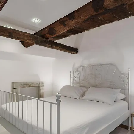 La Bella Vita Luxury Apartament And Travel Solution-2