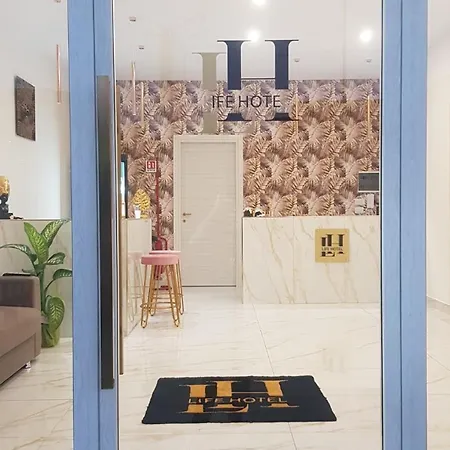 Life Hotel-3