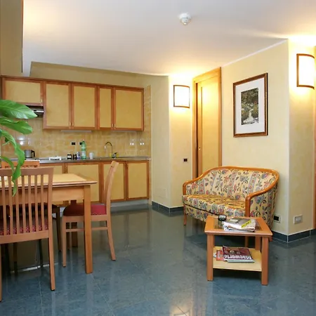 Le Petit Hotel-2
