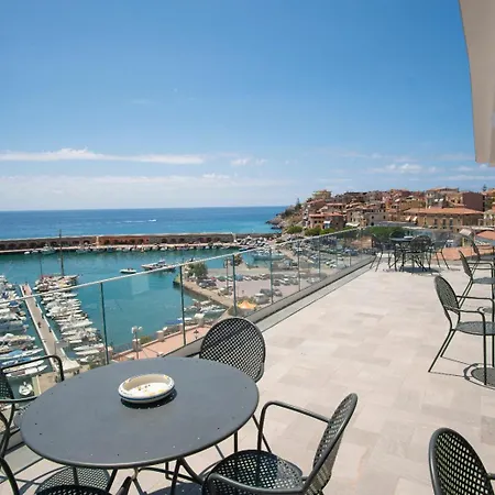 Hotel La Scogliera-3