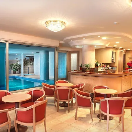 Hotel Mondial-3