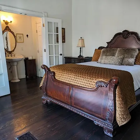 The 1890 Freeman House-2