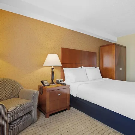 Sandman Hotel & Suites London Downtown-3