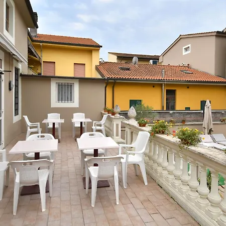 Hotel Innocenti-3