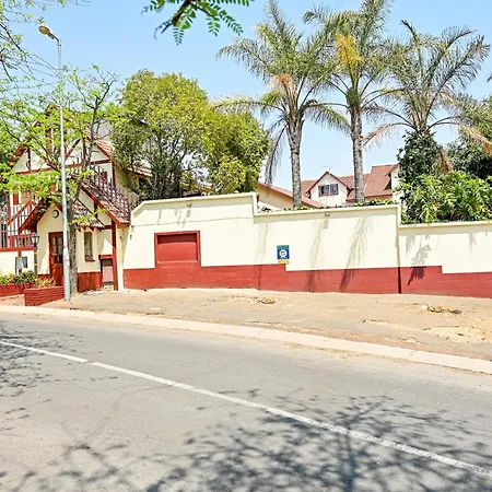 Tudor Lodge Guest House-2