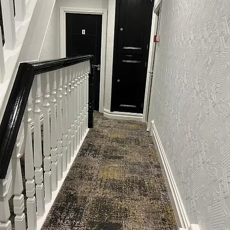 Brynhyfryd Guest House-3