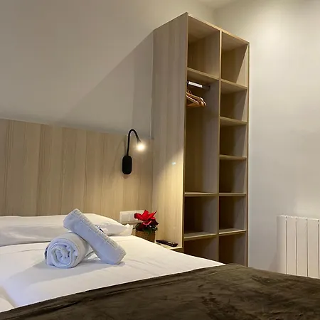 Hostal Bestprice Barcelona Stadium-3