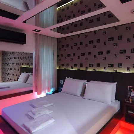 Mint Motel-2