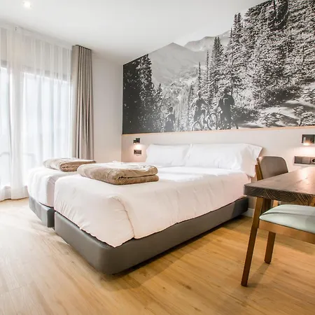Hotel Llivia-2