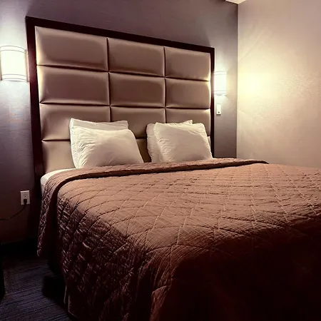 Umbrella Hotel Bronx-2