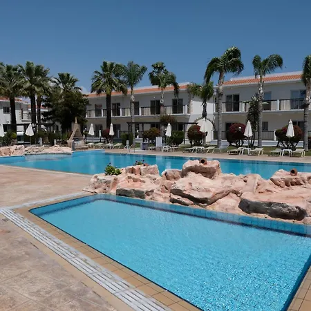 Loutsiana Deluxe Apts-2