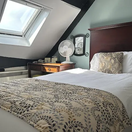 Sleeping Bear Hotels Dorchester-2