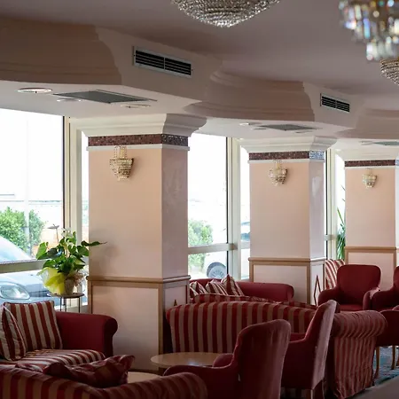 Hotel Mondial-2