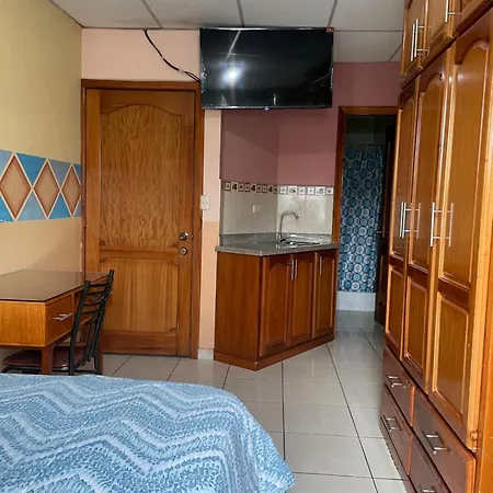 Hostal Abu Dhabi-3