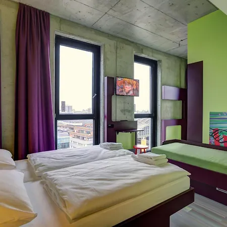 Meininger Hotel Berlin East Side Gallery-2