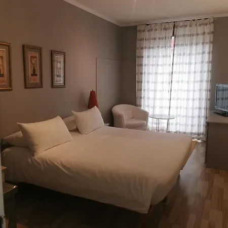 Hotel Les Arcades-3
