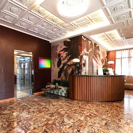 Hotel Souvenir-2