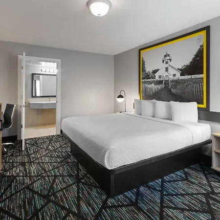 Super 8 By Wyndham Traverse City-2