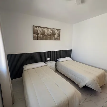Hostal Las rejas-2